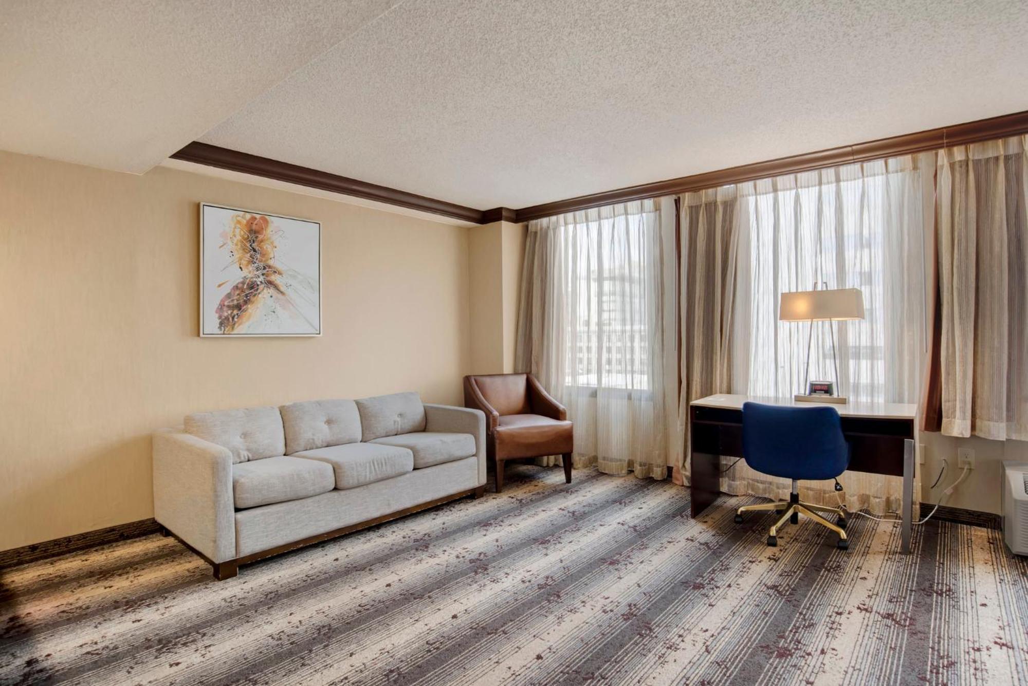Crowne Plaza Hotel Harrisburg-Hershey By Ihg Bagian luar foto